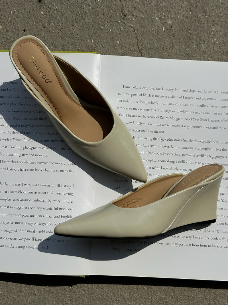 Bone Pointed Toe Wedge Heel